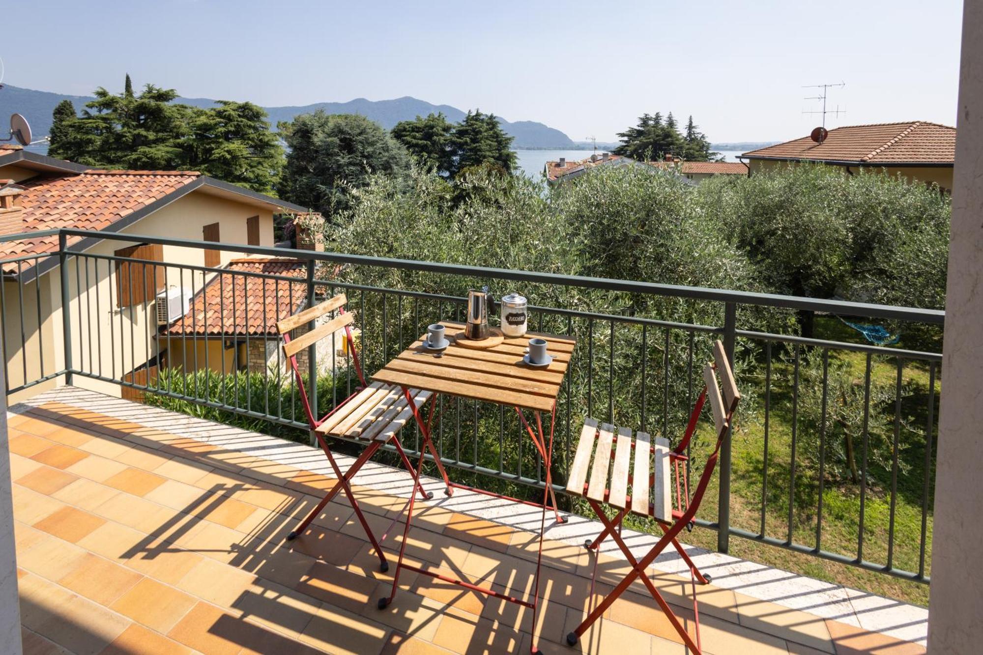 Iseolakerental - L'Uliveto Di Bea Predore Buitenkant foto
